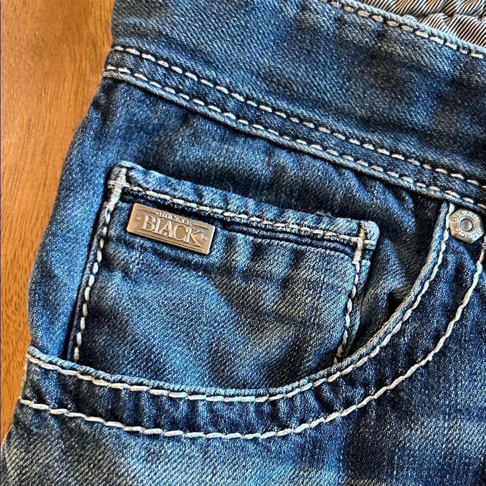 Buckle Men's Relaxed Jeans in Washed Blue - Picture 3 of 8